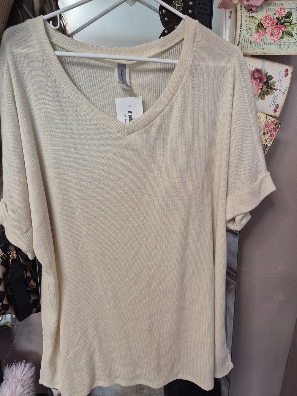 Honeyme Cream V-Neck Short Sleeve Ribbed Tee